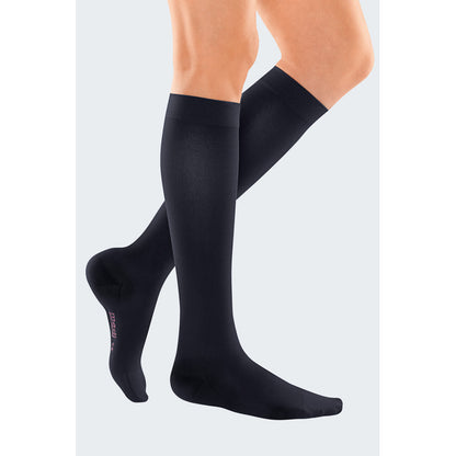 Medi Travel Woman Graduated Pressure Travel Socks (Black Color)